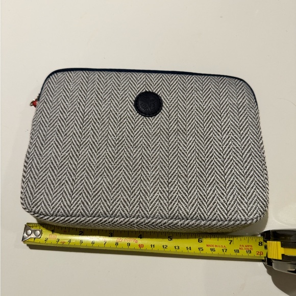 Cosmetics case - Picture 3 of 5